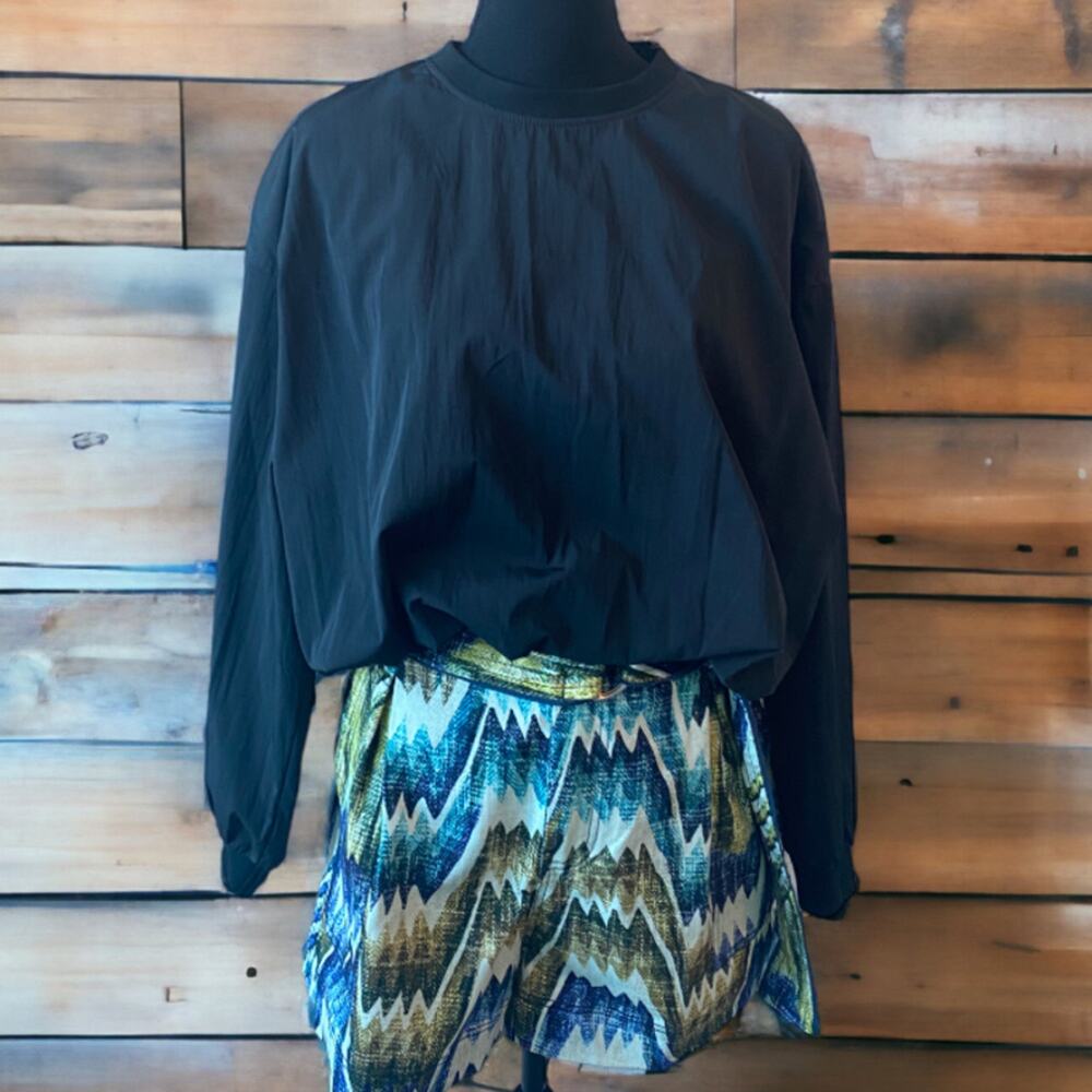 Zara Slightly Cropped Black Shirt -Size XL - Picture 7 of 9